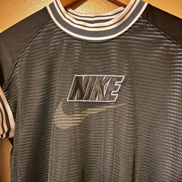 Nike mesh embroidered check logo top size large - Picture 3 of 5